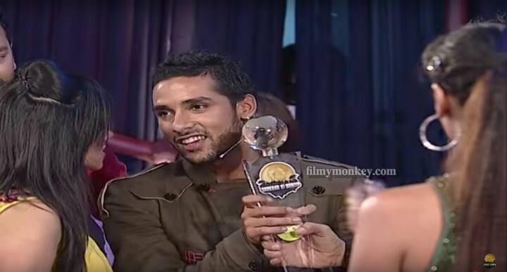 Ashutosh Rana presents Puneesh the winning trophy and he also walked away with 1 crore amount. Puneesh is now an investor in a chain of bars and night clubs and he claims he has no less a status than that of a celebrity.