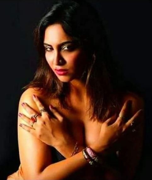 483px x 574px - BOLD PICS of Bigg Boss 11 contestant Arshi Khan who once claimed that she  slept with Pakistani cricketer Shahid Afridi!