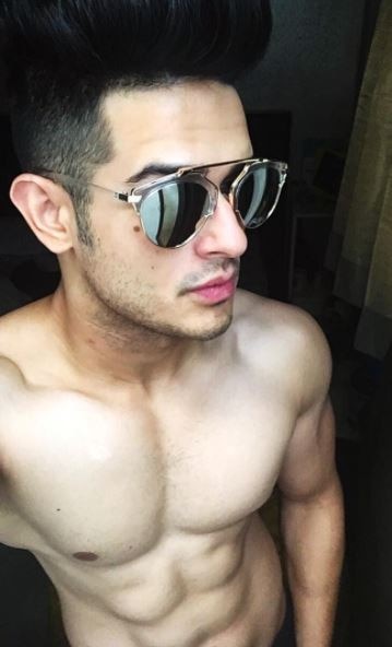 359px x 592px - These SHIRTLESS PICS of Bigg Boss 11 contestant Priyank Sharma proves he  will make girls go CRAZY for him in the house!