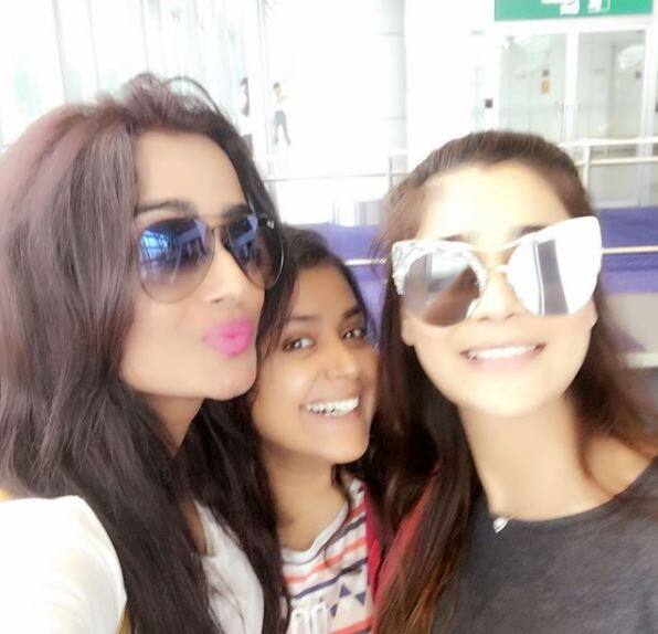 Recently, Sara also shared few pictures with Parul from Kuala Lampur Airport. The pictures has been captioned as, 