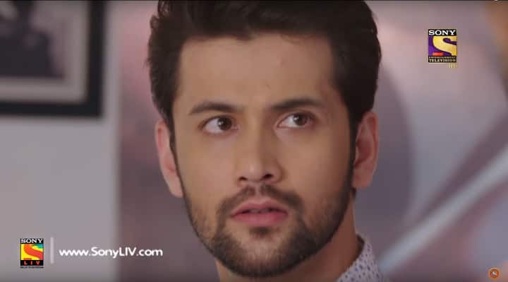 With Maya in jail for past 5 years, the family was shown living happily but this will come as a shock when Ayaan decides to leave the house for his daughter's security. Aarohi was born to his late wife Simmi.