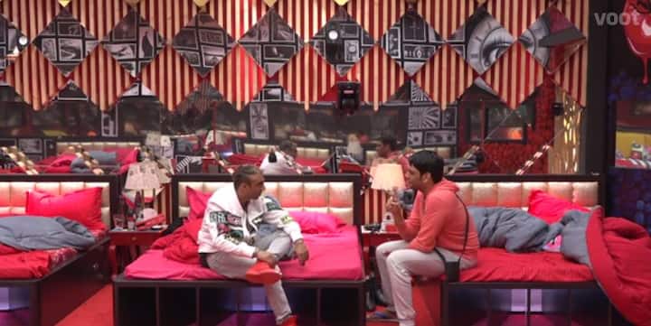 Few days ago, after the first week nominations, Vikas and Akash Anil Dadlani had a fight over the after which the commoner contestant asked the TV producer about his sexuality. In return, Vikas asked Akash 'why is he so interested in his sexuality'!  (Photo: Colors)
