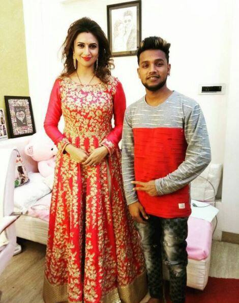 Divyanka with her makeup artist after getting ready for her special day