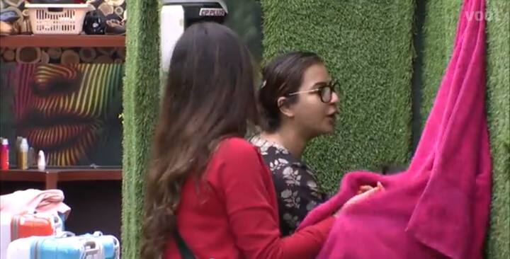 Vikas then went to the washroom and locked himself inside where he broke down in tears. Shilpe came there too and taunts him. (PIC CREDIT: VOOT)