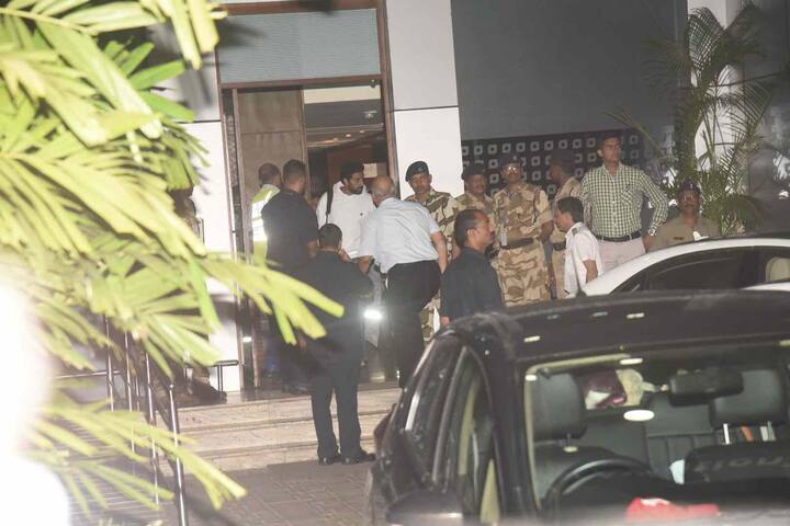 And then came Abhishek with his wife-actress Aishwarya Rai Bachchan and the junior most bachchan, daughter Aaradhya