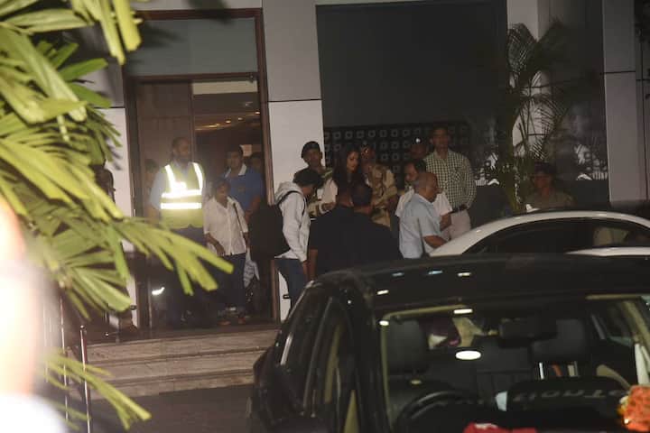 Abhishek, Aishwarya and Aaradhya return from Maldives after celebrating Big B's 75th B'day with whole Bachchan family