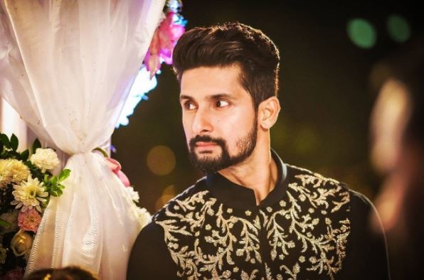 Sargun who is married to TV actor Ravi Dubey also shared this dashing pic of Ravi on her Instagram page.