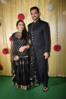 Mommy-to-be Esha Deol flaunts her BABY BUMP looking gorgeous at Ekta Kapoor's Diwali bash!