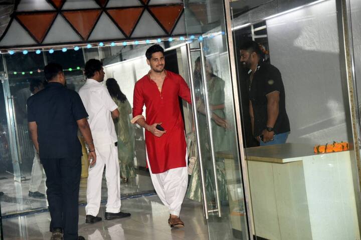 As always, the couple was seen in a happy mood together! (Photo: Manav Manglani)