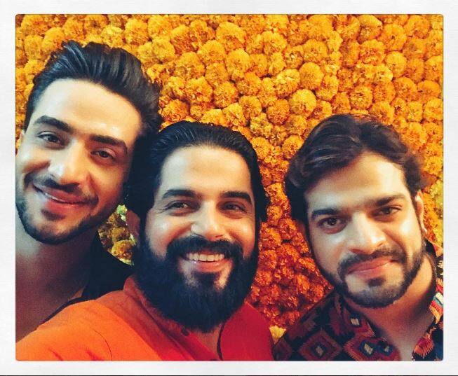 Raj's character of 'Mihir' who lives with 'Raman Bhalla's family and who is the younger brother of 'Shagun', goes off & on in appearance but his off-screen bond with his co-stars is very strong.