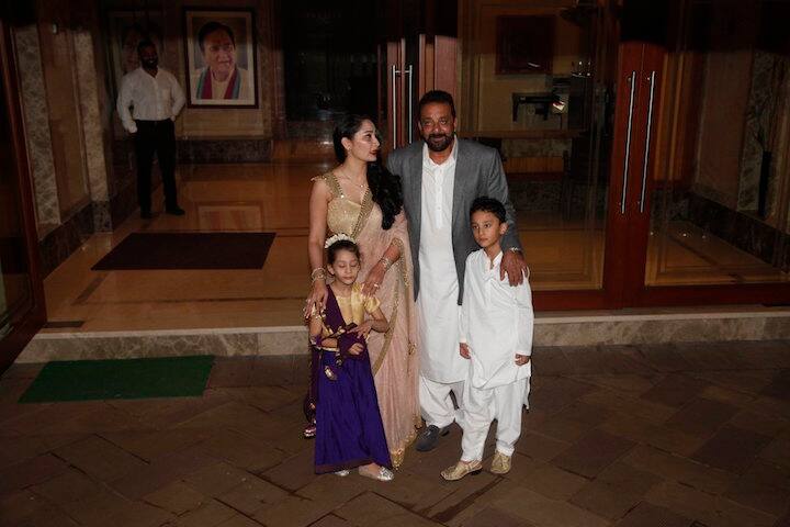 Sanjay and Maanayata with their twin kids Shahraan and Iqra