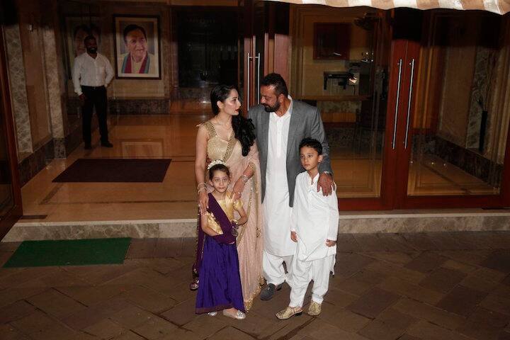 Sanjay and Maanayata with their twin kids Shahraan and Iqra