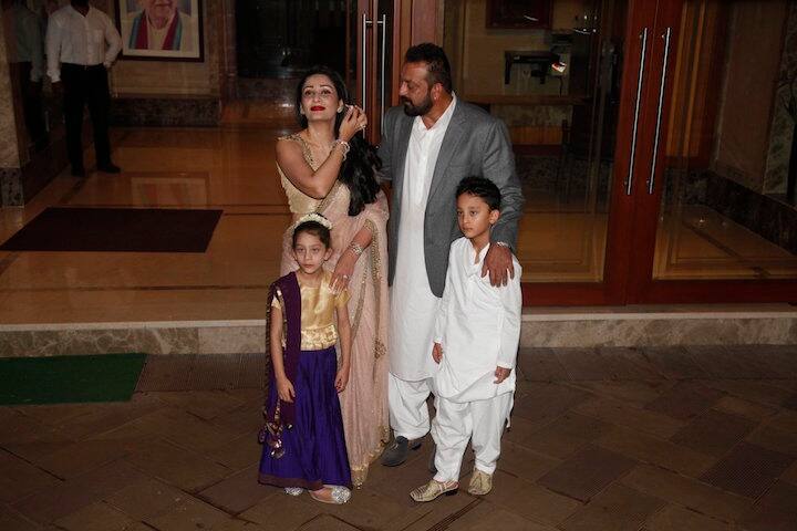 Sanjay and Maanayata with their twin kids Shahraan and Iqra