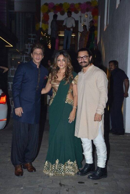 Shah Rukh attended the bash along with his wife Gauri Khan