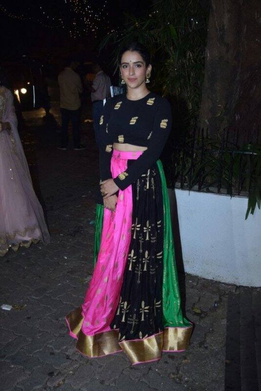 Sanaya looked graceful in her black and pink outfit