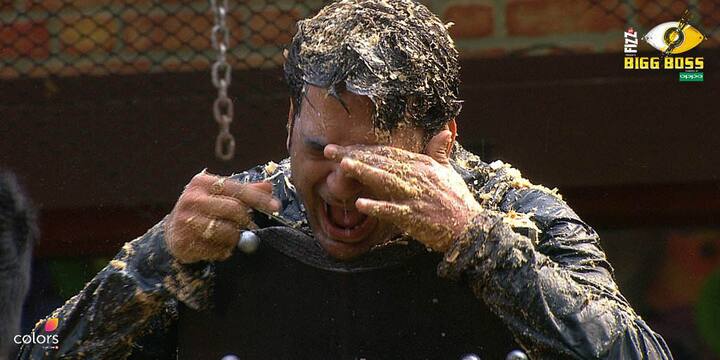 During the recent luxury budget task, Vikas was expelled from being a captain after he got into a physical fight with Puneesh Sharma. Vikas is even barred from becoming the captain ever again throughout this season. (Photo: Bigg Boss/ Colors)