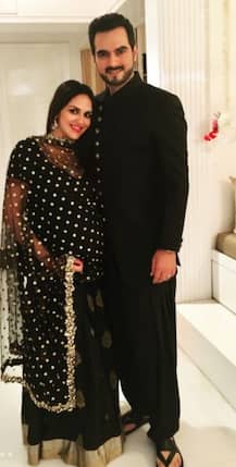 Mommy-to-be Esha Deol flaunts her BABY BUMP on a Magazine cover!