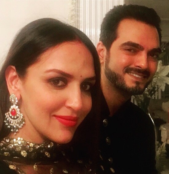 Heartiest congratulations from Filmy Monkey to Esha and Bharat...proud parents of the little girl!