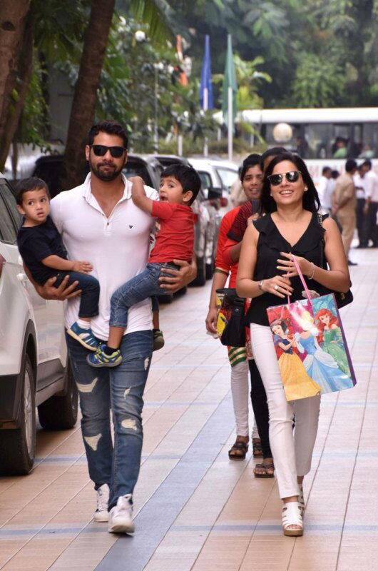TV actor Shabbir Ahluwalia walks in with his wife Kanchi Kaul and their two adorable sons.