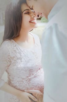 Best friend Akshay Kumar shares the FIRST PIC of actress Asin's NEWBORN daughter; Calls her a ‘little angel’!