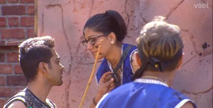 Sapna was a part of 'Team Blue' during the luxury budget task, whereas Luv was the 'sanchalak'. (Photo: Voot)