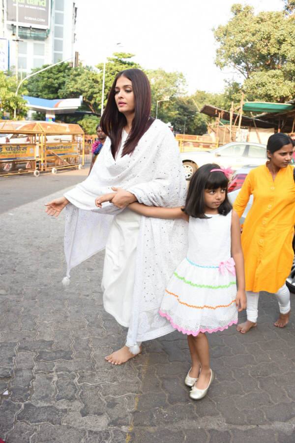 The actress was there to seek blessings from 'bappa' on her birthday. (Photo: Manav Manglani)