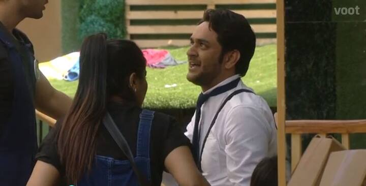 In yesterday's (1st November) episode, it has been announced that Vikas Gupta has won the task. But after the latest development, it will be interesting to see how 'Bigg Boss' will punish Vikas! Stay tuned for more updates! (Photo: Voot)