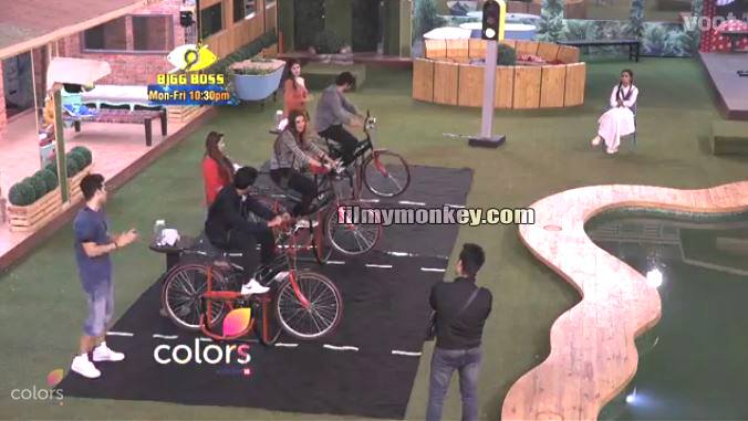 BB announced the Cycle Task for the contenders and asked housemates to choose the best performers on Luxury Budget task who would then fight Benafsha for captaincy.