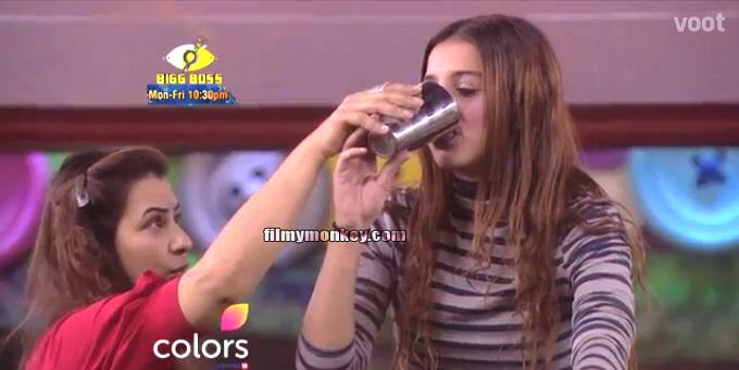 By earning maximum points (money) in Cushion Factory task, Benafsha already entered the Captaincy race and for the new task, she was joined by Hiten and Puneesh whose names were finalised as the best performers of Luxury task.