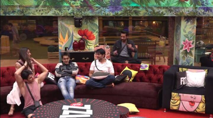 After few minutes again the topic started and Hiten also started teasing Priyank that he's avoiding the 'USA'topic and went on to say that,