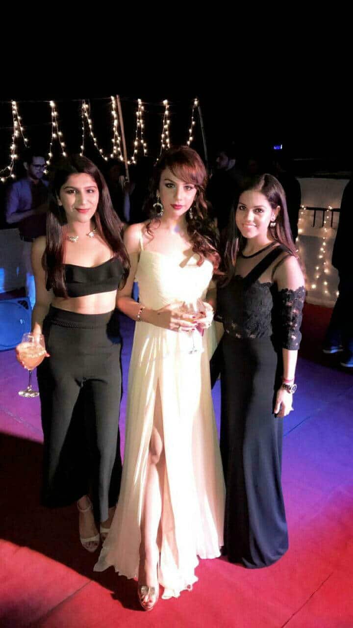 For her special day, the reality TV star and now a blogger Nitibha dressed to kill in a sexy beige coloured outfit!