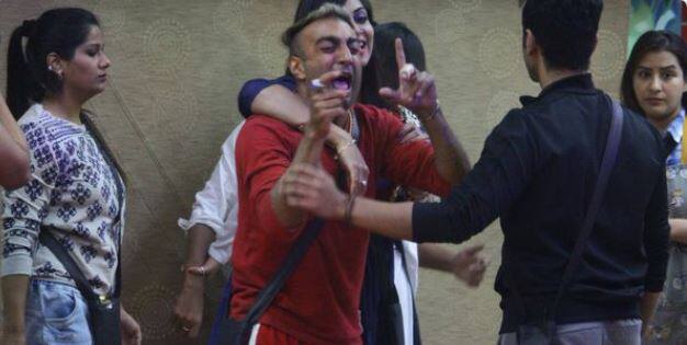 Speaking about the same, Varun told Bollywood Life that, 