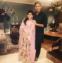 Singer Tulsi Kumar announces PREGNANCY; shares adorable pics from maternity photo shoot!