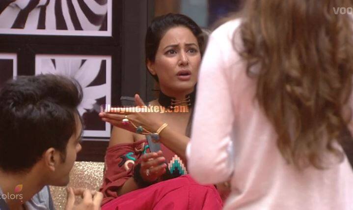 It all began when Ben was talking with Priyank and Hina about Akash's latest comments made on her poor hygiene and suddenly the old matter came up. This blew up and the house turned into a battleground.