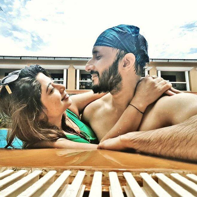 Malini and Ajay met during the shoot of ‘Love U Zindagi’ & fell in love in 2011. The TV couple got married in 2014 and are going strong since then. (In this pic Ajay-Malini are chilling in a pool in Goa when she was 5 months pregnant.)