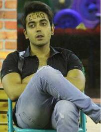 Luv Tyagi saved Hina Khan by letting Sapna write 'ZERO' on his forehead. (Photo: Colors)
