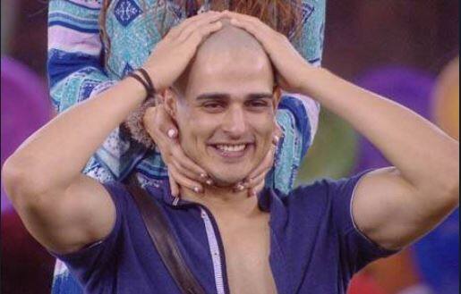 Whereas, hottest male contestant Priyank Sharma happily went bald to save Hiten from the nomination procedure. (Photo: Colors) 