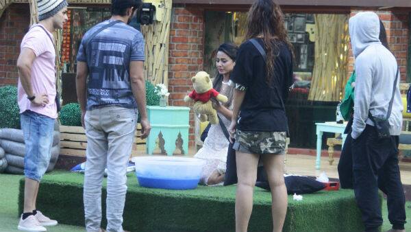 But, it will be interesting to see how Hina and Luv will react after 'Bigg Boss' will announce the TV actress' name in nominations for eviction. Stay tuned for more updates! (Photo: Colors) 