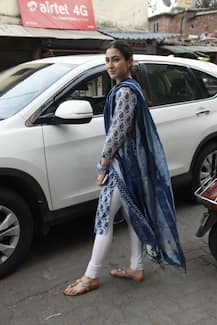 IN PICS: Saif Ali Khan's pretty daughter Sara looks refreshing in a blue salwar-kameez outside her dance class!