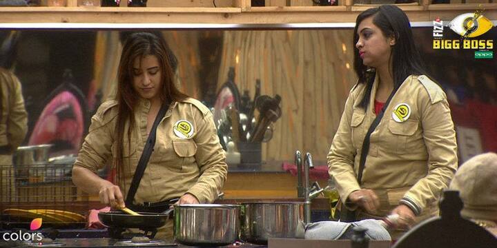 Speaking about her personal life to co-contestant Shilpa Shinde in the Kitchen area, she revealed that how her ex-boyfriend slapped her very hard in front of everyone. (Photo: Colors) 