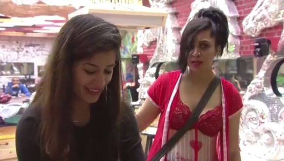 Arshi indeed did right by slapping her ex-boyfriend back as no girl should bear such things.