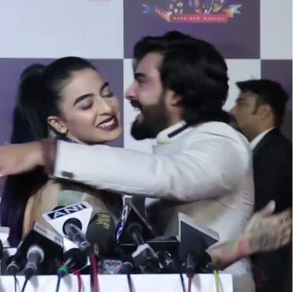 But one thing that grabbed the attention of fans was when Bani J came to meet Manveer during media interaction. (Photo: Instagram)
