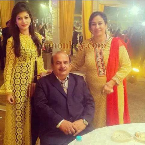 It was reported a day ago that Bandgi's father had to be admitted in the hospital after his BP shot up owing to her activities inside the house. (Pic: Instagram)