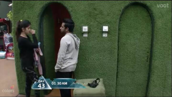 Bandgi and Puneesh faced lashings four days ago when they first went inside the bathroom and made out and this happened despite Salman Khan's warning to them gone Weekend Ka Vaar that they have be careful that there are cameras everywhere! (Pic: Colors)
