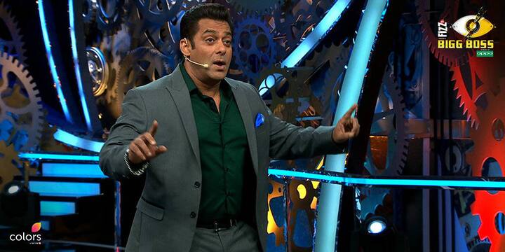 On Saturday, we saw the dashing Salman Khan in his new clean shaven look as he grilled some of the contestants over their weekly contribution in the house 