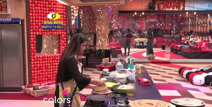 After this Sapna and Shilpa, who was working in the kitchen during the same, got into a heated a argument. (Photo: Colors)