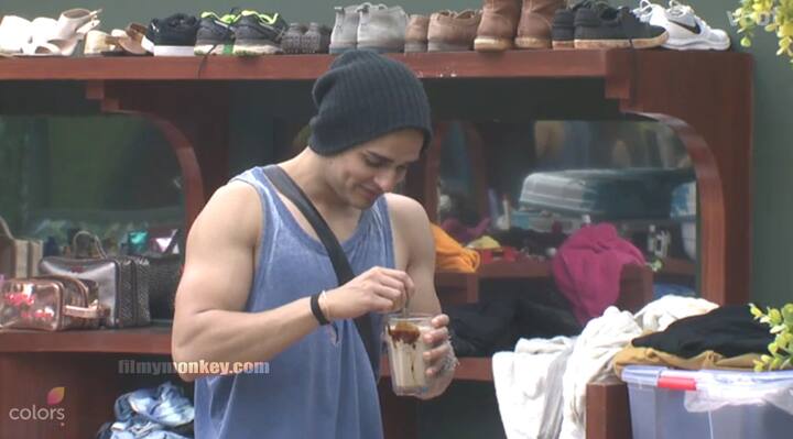 Hina must've told Priyank about the chocolate syrup bottle trusting him as a friend and we wonder if she will let go when she learns of the stealing! Or will she find the bottle empty one day? Isn't that betrayal of trust Priyank Sharma!
