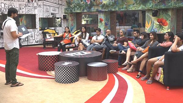 Bigg Boss 11 fixed? Did Hina Khan just LEAK her contract with the show to be the finalist! Bigg Boss 11 fixed? Did Hina Khan just LEAK her contract with the show to be the finalist!