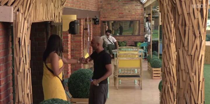 After seeing Arshi in towel, other housemates also felt uncomfortable. (Photo: Voot)