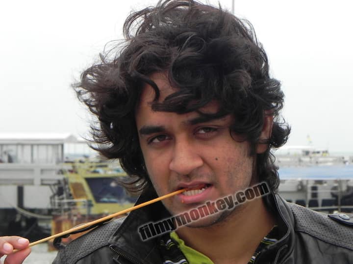 Let's begin the journey into the BB11 'mastermind' Vikas's life in the recent past. Filmy Monkey brings you these unseen pictures first and we bet you are going to love them as much as you do his game inside the glass walled house.